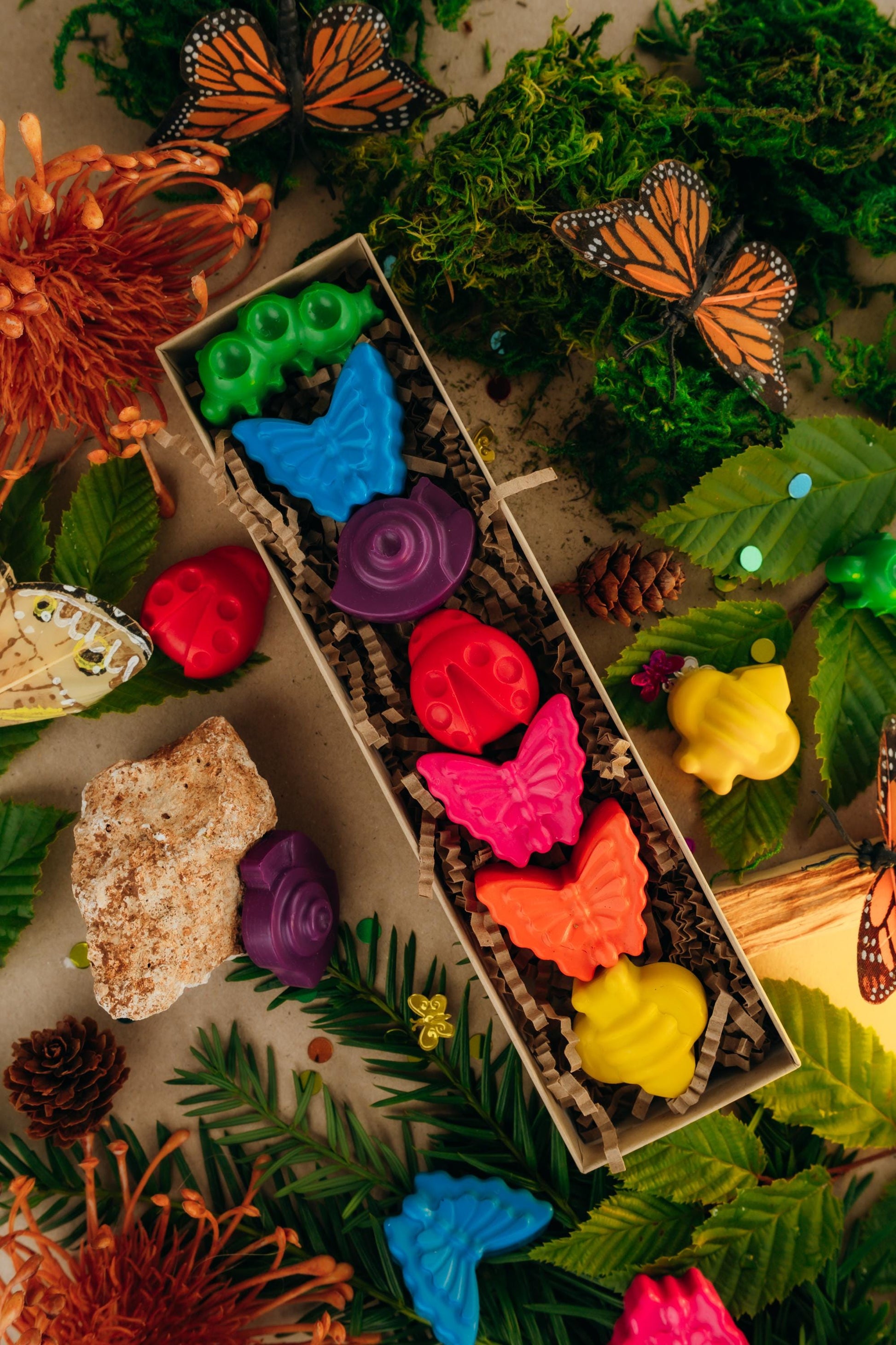 Nature Theme Insect Crayons Educational Party Favors Handmade Bug Shaped Coloring Set Kids Creative Art Supplies Butterfly Caterpillar Design Toddler Preschool Learning Tools Classroom Activity Materials Birthday Gift Ideas Screen Free Play