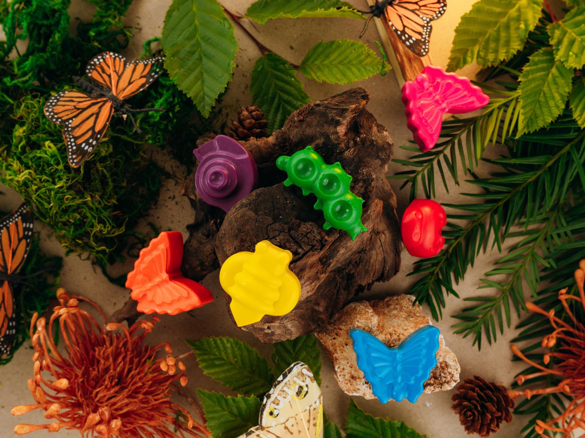 Bug Shaped Crayon Set Creative Kids Art Supplies Handmade Butterfly Snail Bee Crayons Educational Coloring Tools Nature Theme Learning Activities Toddler Fine Motor Skills Development Preschool Classroom Materials Birthday Party Favor Ideas