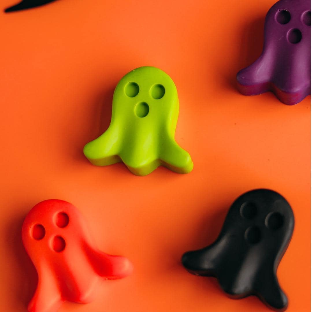 Halloween Crayon Favor – Noncandy Ghostshaped Classroom Treat