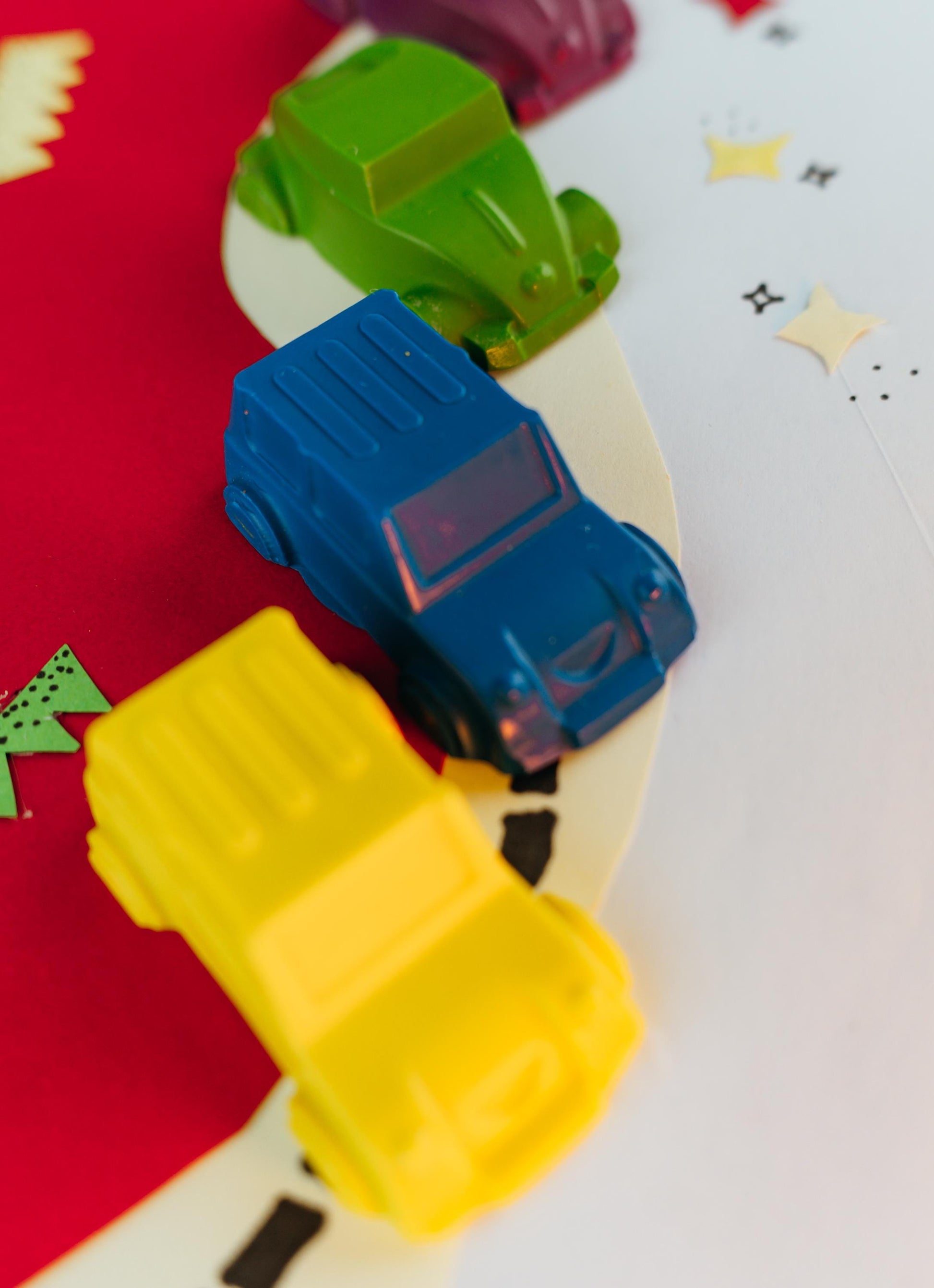 Race Car Theme Crayons Vehicle Shaped Art Supplies Perfect For Transportation Lovers Rainbow Color Collection Six Piece Set Non Toxic Wax Hand Poured Quality Kids Birthday Party Favors Toddler Creative Play Tools Preschool Classroom Rewards