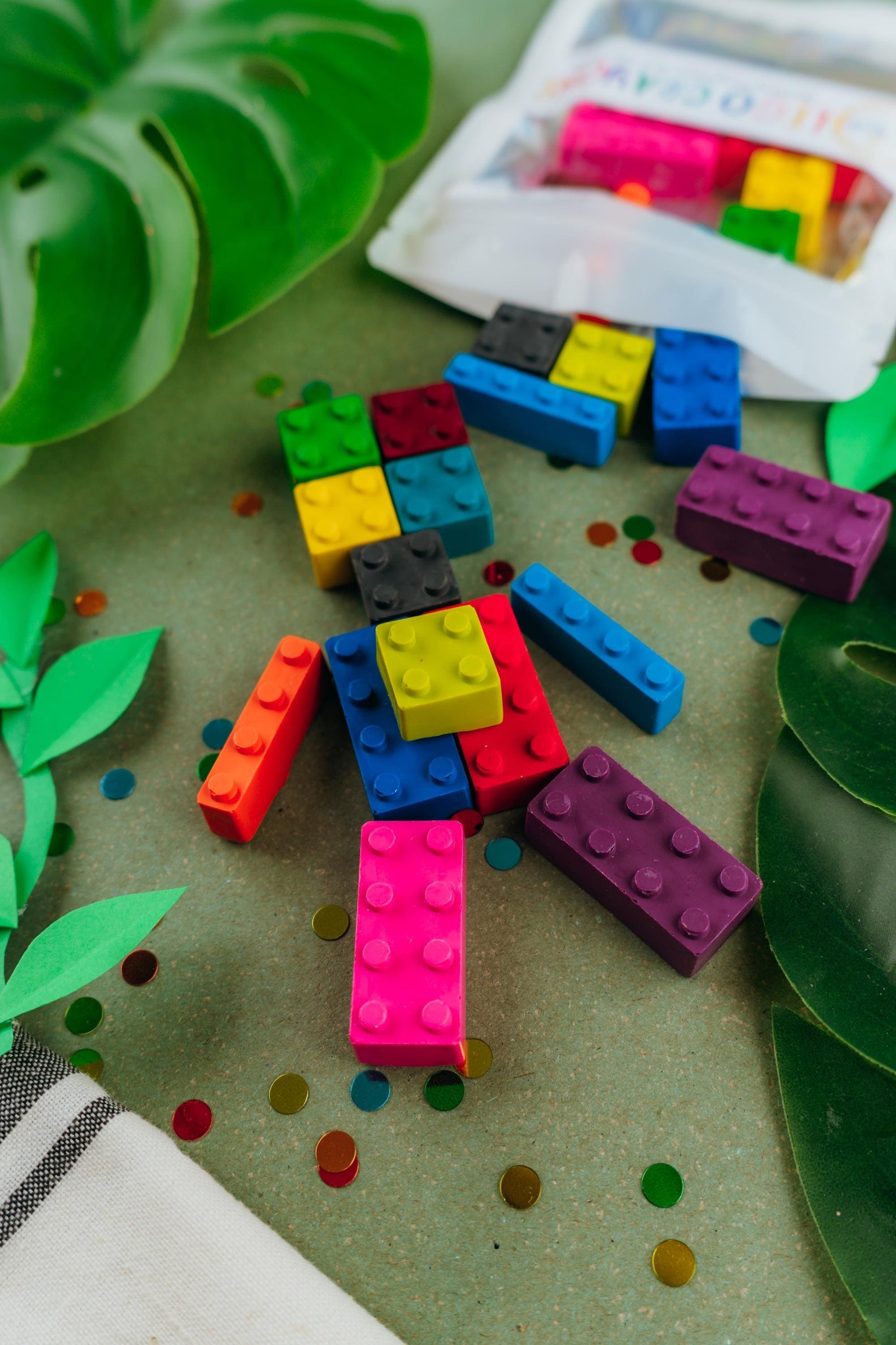 Building Block Crayon Set Birthday Party Favor Kids Creative Gift Non Toxic Art Supply Brick Shaped Coloring Tools Toddler Birthday Celebration Preschool Party Gift Classroom Reward Set Screen Free Activity Kids Birthday Party Favor Set