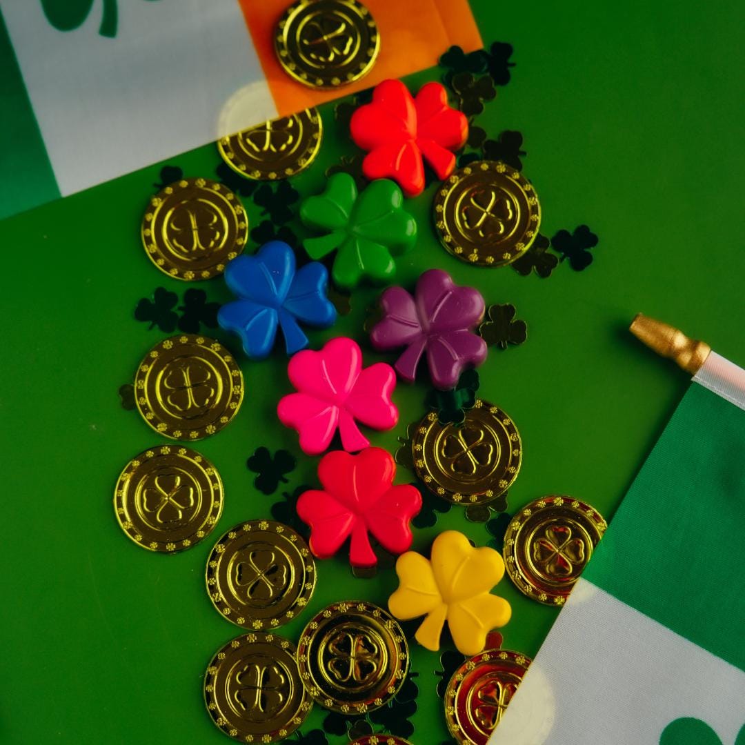 Rainbow Colored Art Supplies Shamrock Shaped Crayons Kids Coloring Tools St Patrick Day Classroom Treats Hand Poured Novelty Items Irish Themed Party Supplies March Holiday Activities Children Festive Gifts Goodie Bag Stuffers Lucky Charm