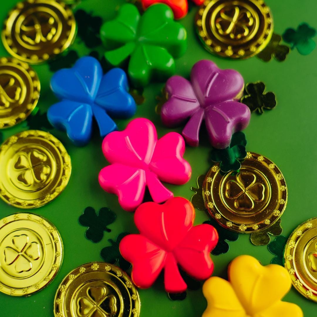 Irish Themed Celebration Items Shamrock Shaped Crayons Rainbow Colors Kids Gifts St Patrick Day Party Supplies Hand Poured Art Materials Classroom Treats Children March Holiday Activities Festive Coloring Tools Goodie Bag Stuffers Lucky