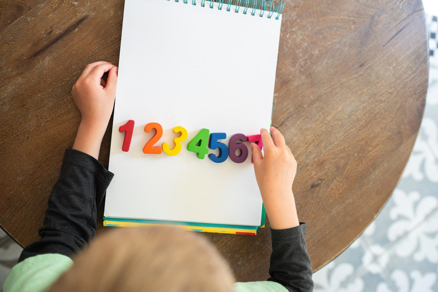 Number Shaped Crayons – Educational Kids Gift Preschool Counting Toy