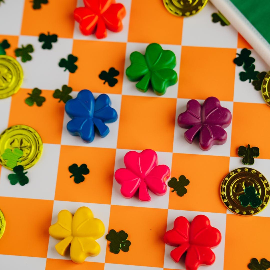 Shamrock Crayon Party Favor – St. Patircks Day Rainbow Gift Set for Kids